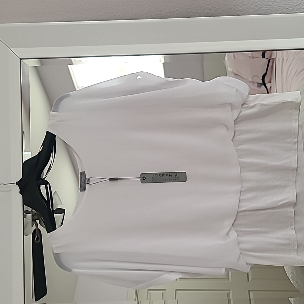Joseph A size Large white blouse with band like a flower tshirt NWT